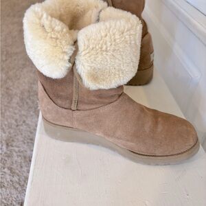 UGG wedge tan boot